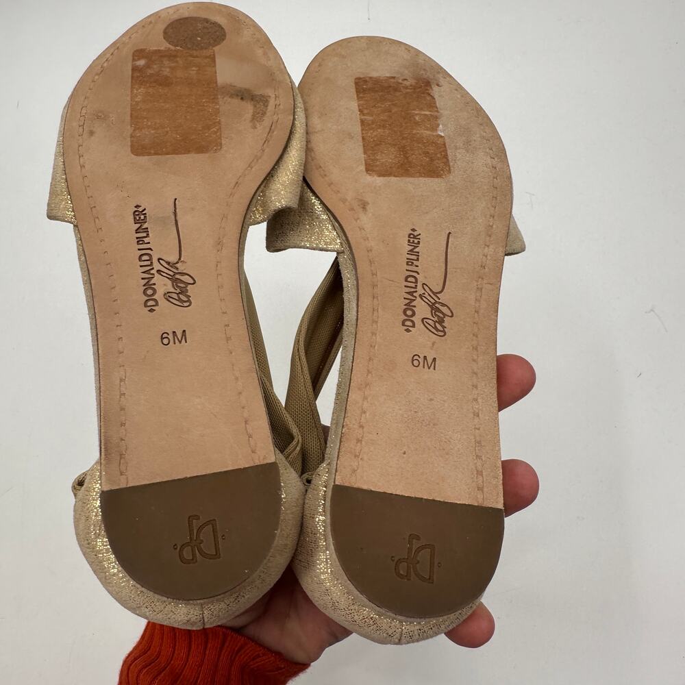 DONALD PLINER Gold Flat Sandals // 6 - Picture 5 of 8